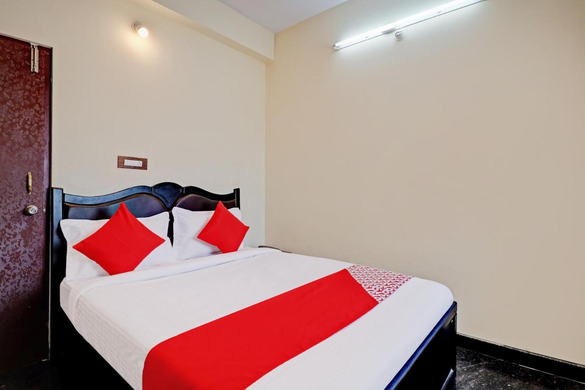 Hotel O Blooms Inn Bangalore Buitenkant foto