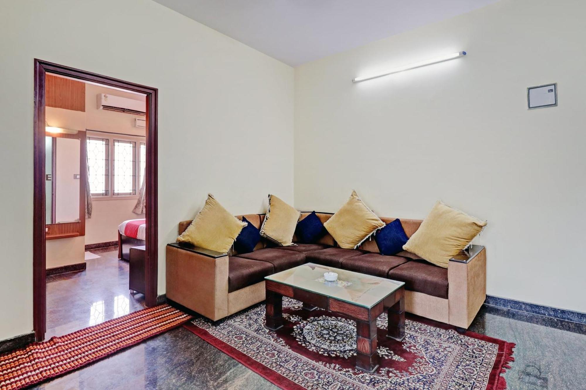 Hotel O Blooms Inn Bangalore Buitenkant foto
