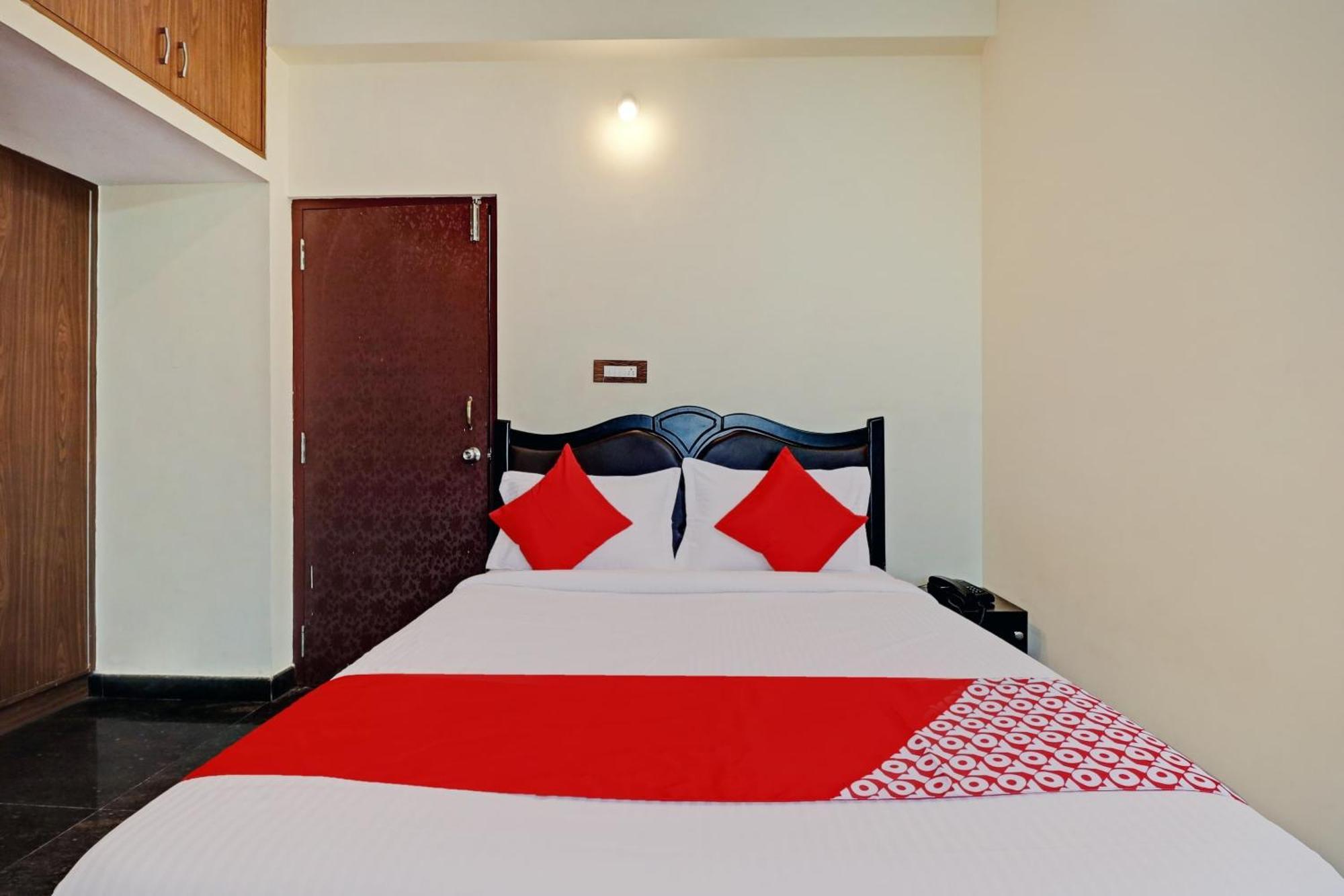 Hotel O Blooms Inn Bangalore Buitenkant foto