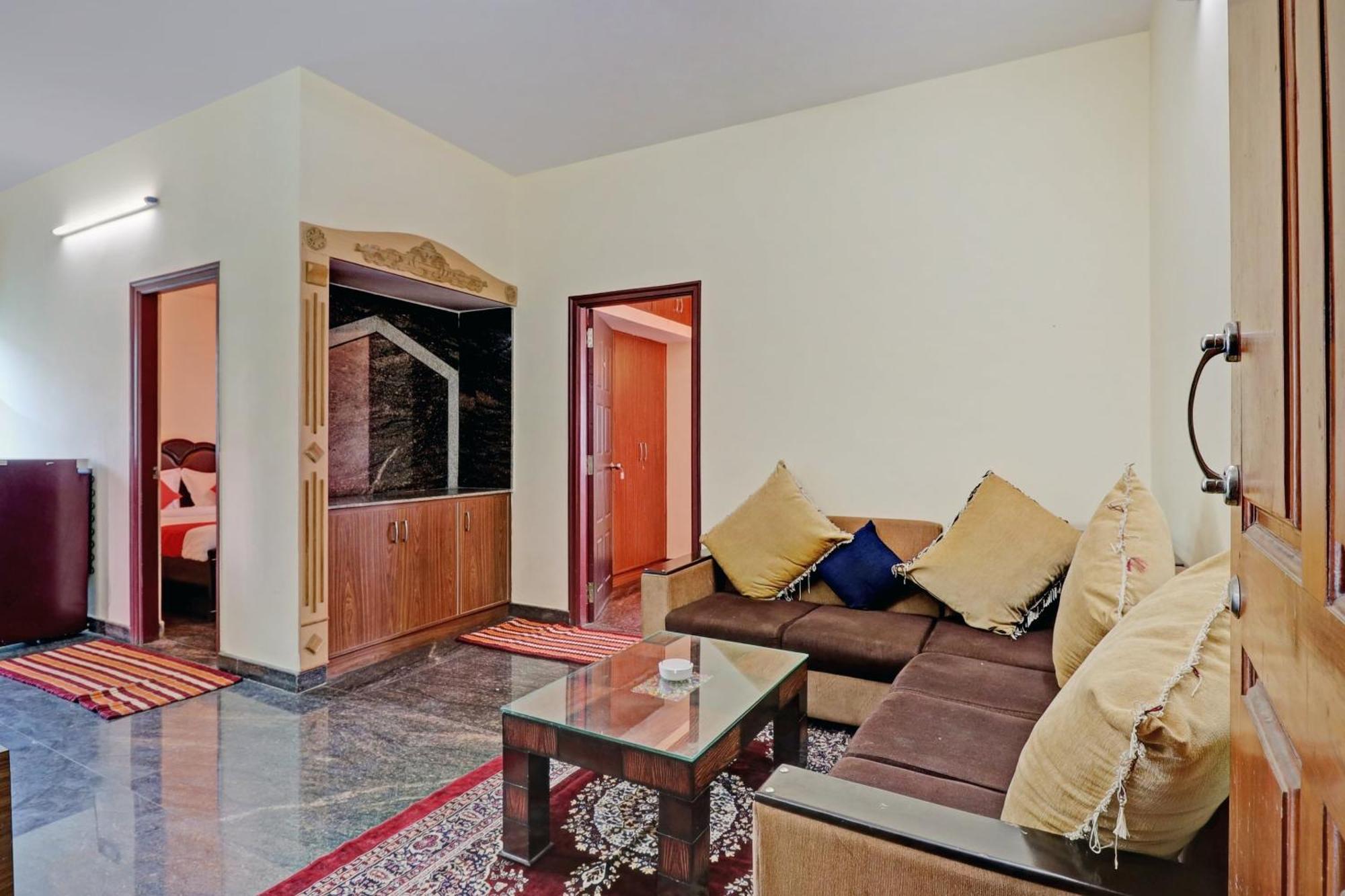 Hotel O Blooms Inn Bangalore Buitenkant foto