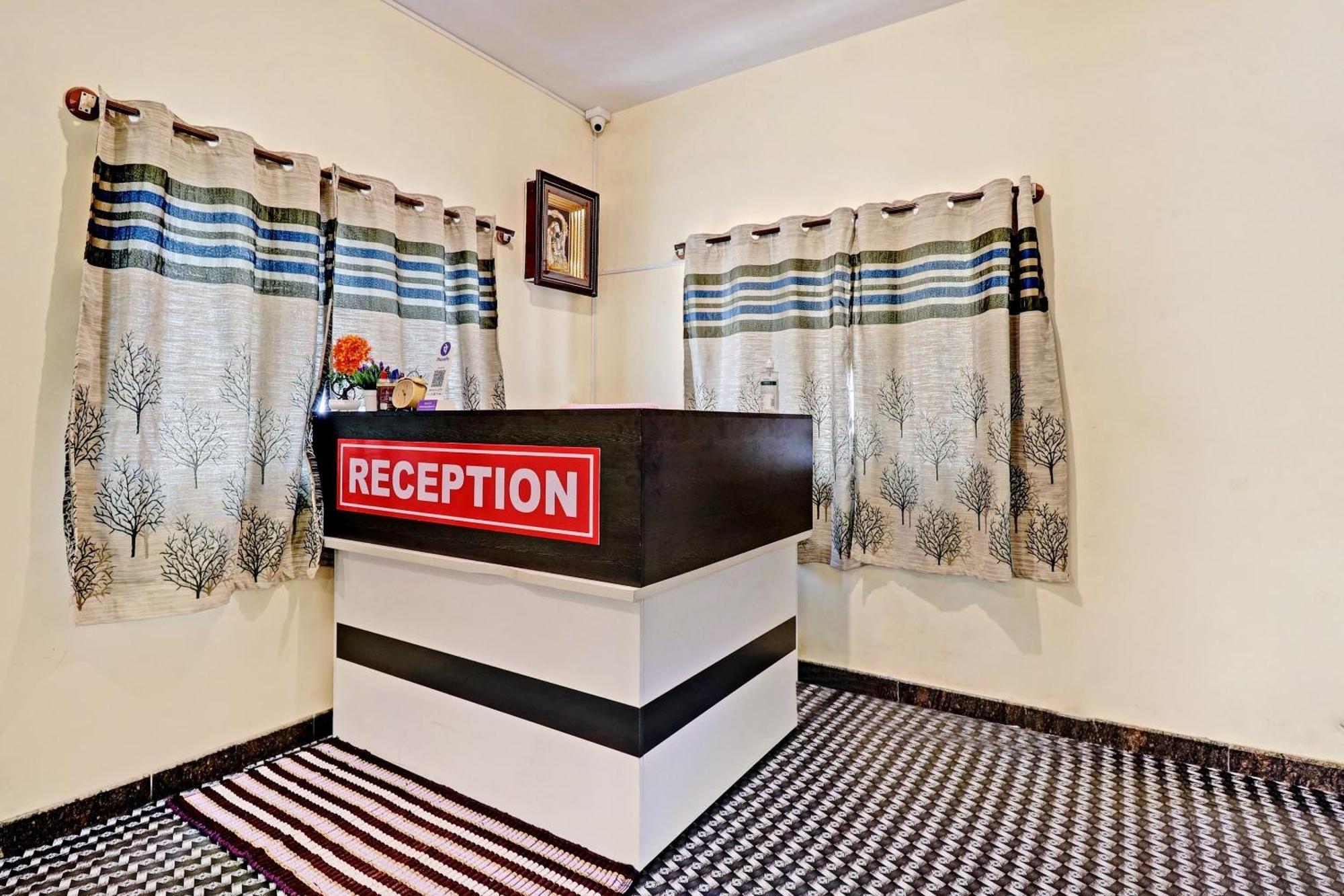 Hotel O Blooms Inn Bangalore Buitenkant foto